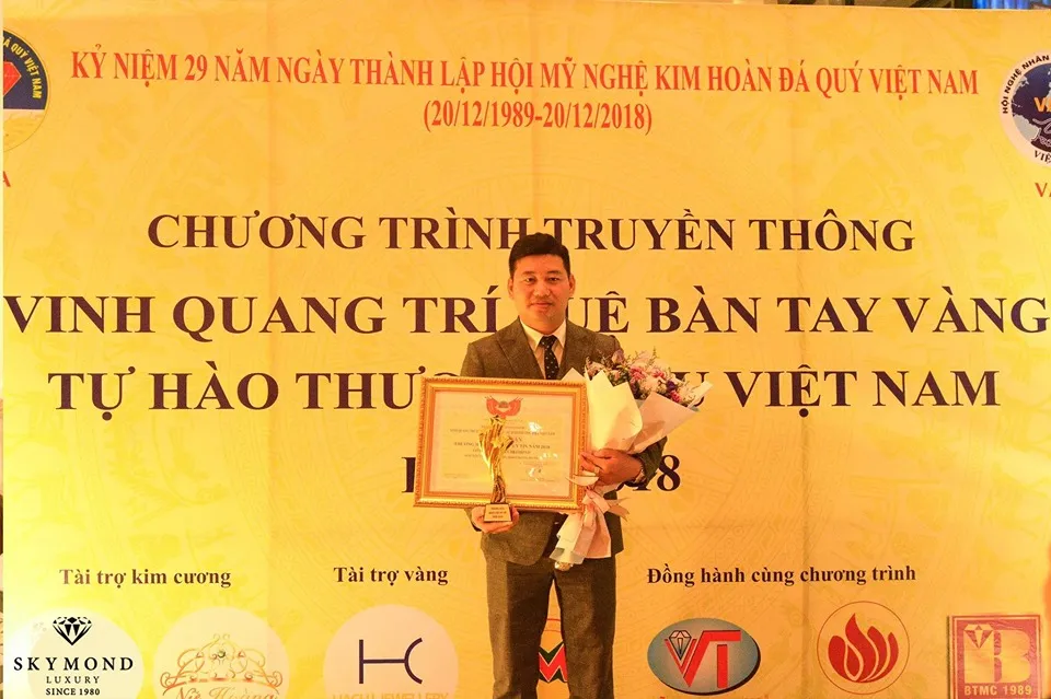 Về chúng tôi