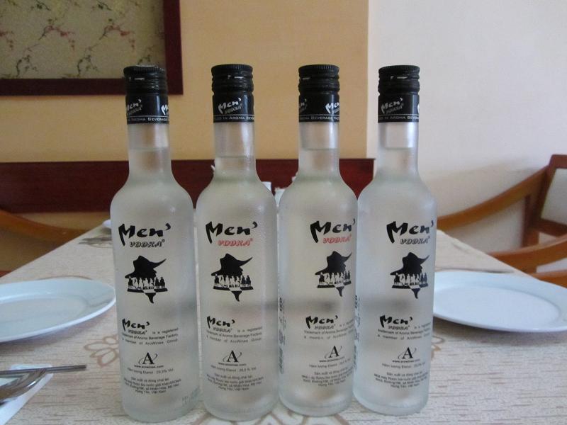 Rượu Vodka cóc tác dụng với đá quý