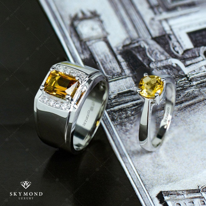 Đá quý Citrine (Thạch anh vàng) được cho là viên đá có quyền năng giúp con người vượt qua nỗi sợ hãi, mang đến niềm vui, sự may mắn, giàu có và một trí tuệ minh mẫn.